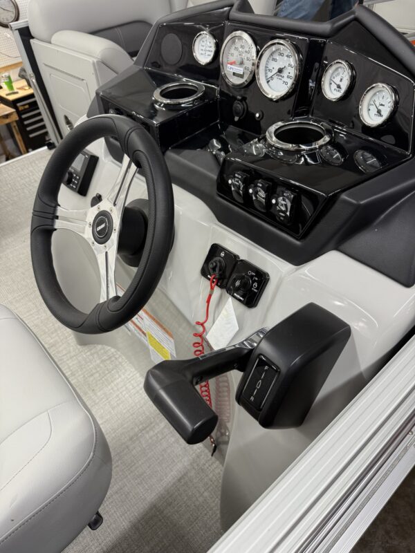 2025 Landau Island Breeze 21' with Suzuki 140hp with PT22T - $43,990 - Image 3