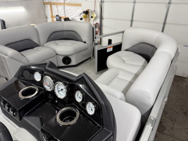 2025 Landau Island Breeze 21' with Suzuki 140hp with PT22T - $43,990 - Image 4
