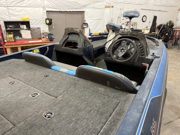 1998 Ranger R93 with Johnson Venom 200hp - $10,800