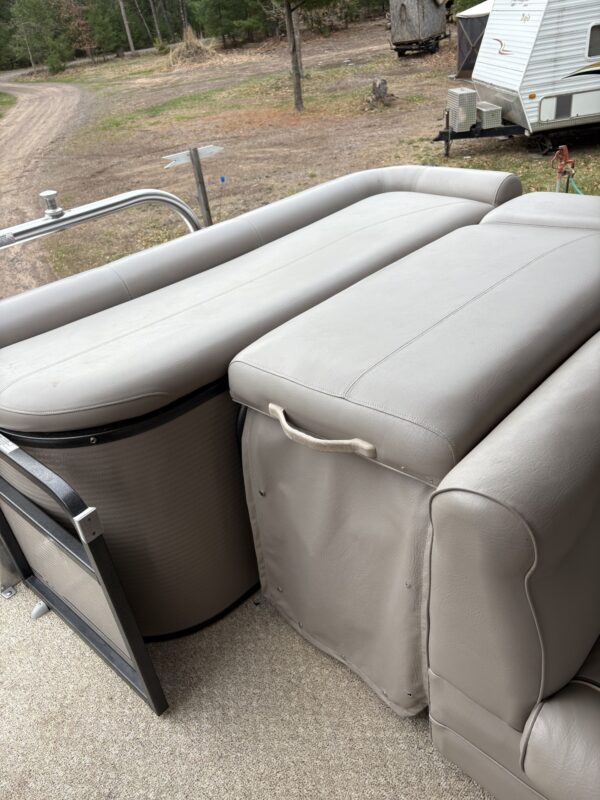 2008 Grand Majestic Ltd 225 eTec 115hp with trailer - $19,500 - Image 4
