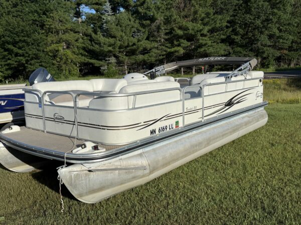 2004 Lowe Suncruiser 200 with Johnson 50hp - $4,500 - Image 2