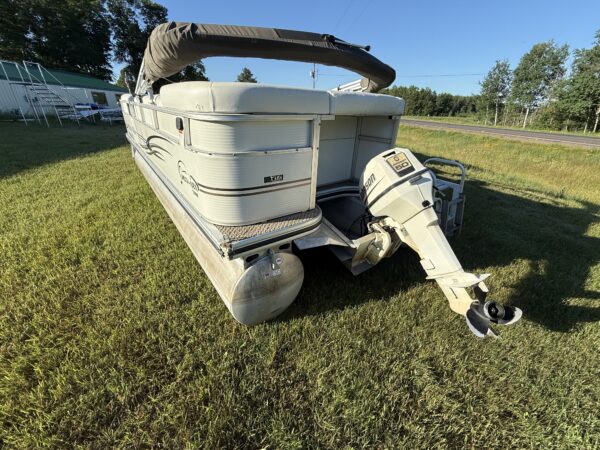 2004 Lowe Suncruiser 200 with Johnson 50hp - $4,500 - Image 4