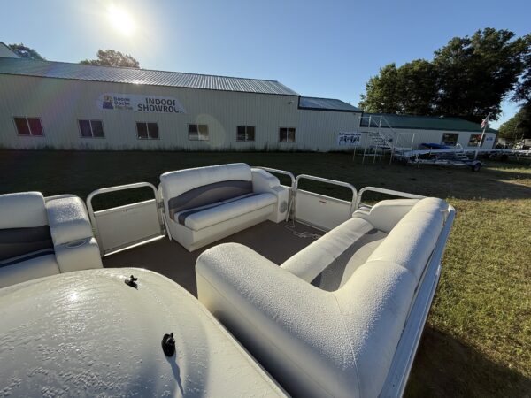 2004 Lowe Suncruiser 200 with Johnson 50hp - $4,500 - Image 6